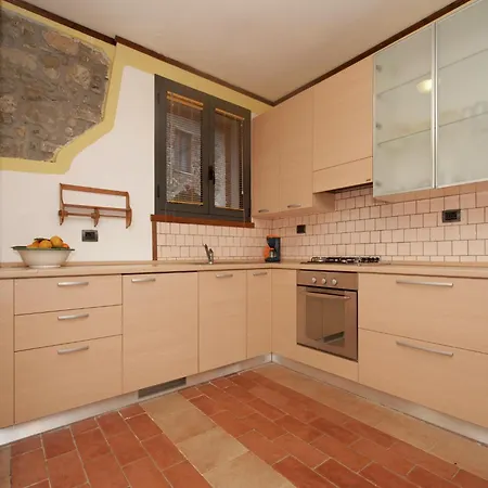 Charming In The Hills Surrounding La Spezia Bolano